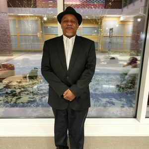 Meet your Posher, Lawrence